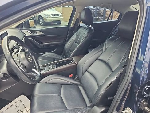 Used 2017 MAZDA MAZDA3 Touring FWD image 11