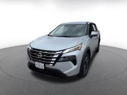 Used 2025 Nissan Rogue SV image 7