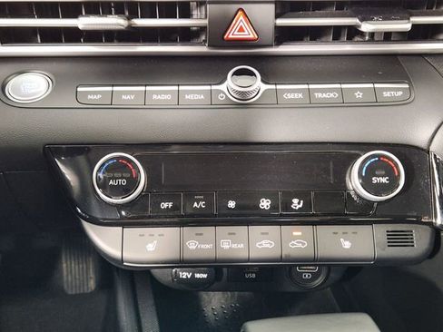 Used 2023 Hyundai Elantra SEL w/ Convenience Package FWD image 20
