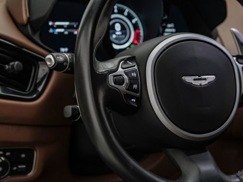 Used 2020 Aston Martin V8 Vantage Coupe RWD image 39