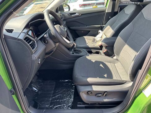 New 2025 Volkswagen Taos SE image 15