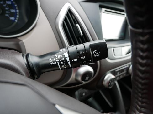 Used 2012 Hyundai Tucson GLS AWD/4WD image 30