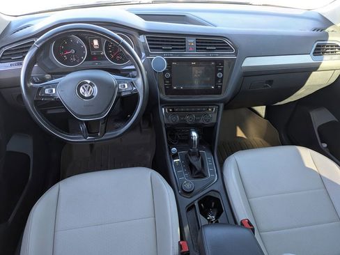 Used 2019 Volkswagen Tiguan SE w/ Panoramic Sunroof Package image 29