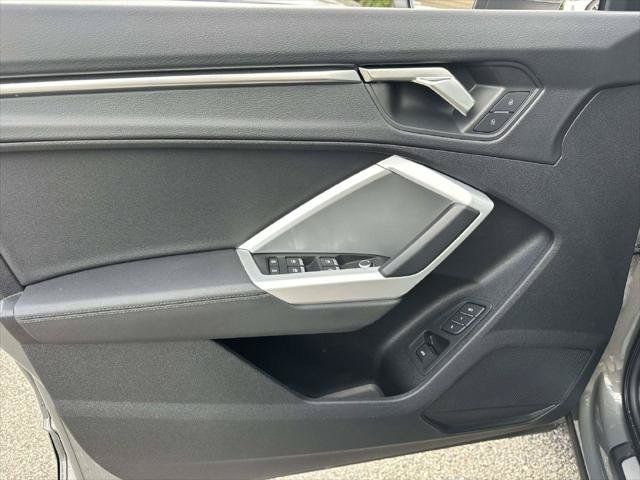 Used 2024 Audi Q3 2.0T Premium w/ Convenience Package AWD/4WD image 19