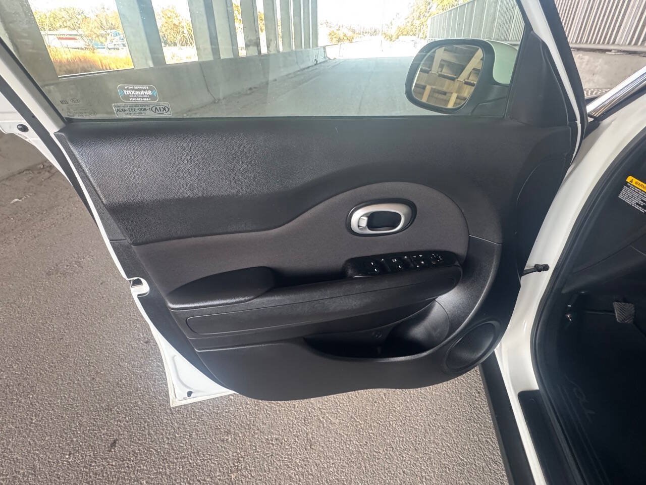 Used 2016 Kia Soul FWD image 25