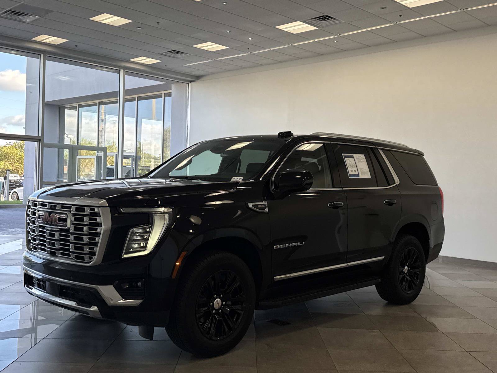 Used 2025 GMC Yukon Denali RWD image 36