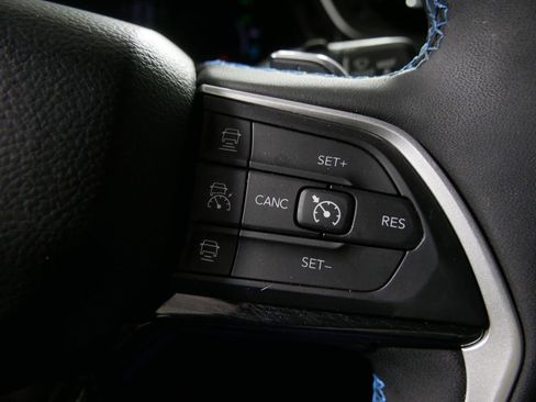 Used 2023 Jeep Grand Cherokee Trailhawk w/ Luxury Tech Group III image 22