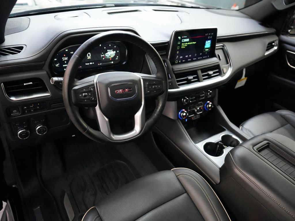 Used 2024 GMC Yukon XL SLT w/ SLT Luxury Package AWD/4WD image 16