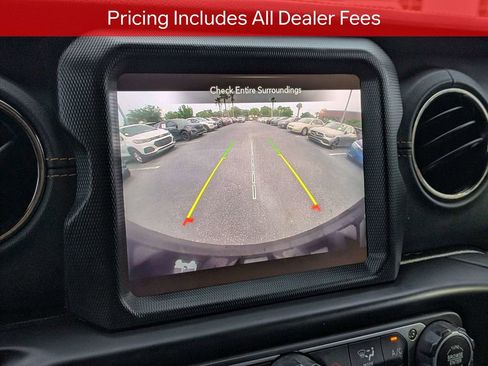 Used 2022 Jeep Wrangler Unlimited Sahara AWD/4WD image 22