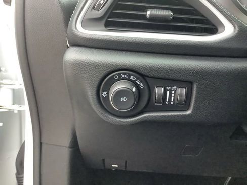 Used 2024 Chrysler Pacifica Touring-L w/ Uconnect Theater Family Group image 26