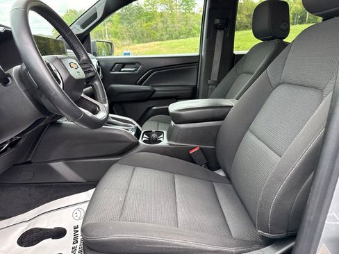 Used 2023 Chevrolet Colorado LT w/ LT Convenience Package II AWD/4WD image 16