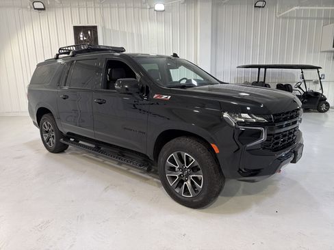 Used 2023 Chevrolet Suburban Z71 w/ Luxury Package image 7