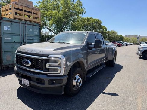 Used 2025 Ford F350 Platinum AWD/4WD image 1