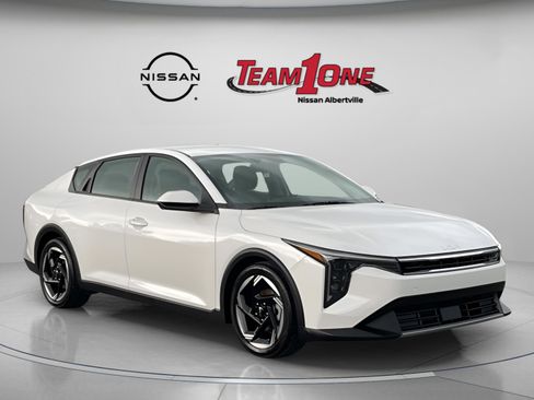 Used 2025 Kia K4 EX FWD image 1