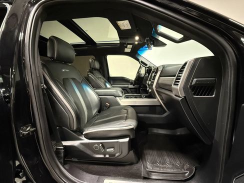 Used 2019 Ford F250 Platinum w/ Platinum Ultimate Package AWD/4WD image 12
