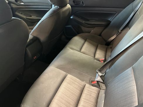 Used 2024 Nissan Altima 2.5 SV image 5