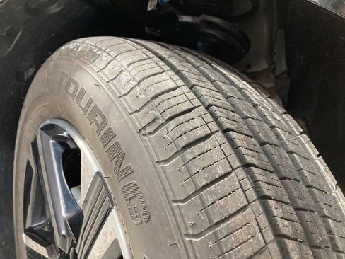 Used 2025 Nissan Sentra SV image 24