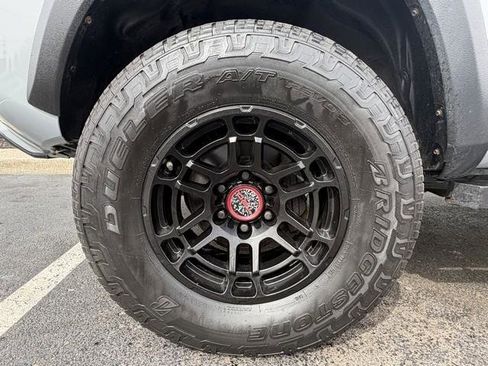 Used 2019 Toyota Tacoma TRD Off-Road image 3