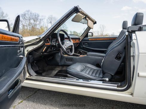 Used 1989 Jaguar XJS V12 Convertible image 46