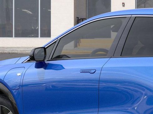 New 2025 Cadillac Optiq Luxury 2 image 12