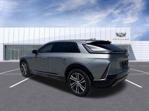Used 2024 Cadillac Lyriq Luxury AWD/4WD image 4