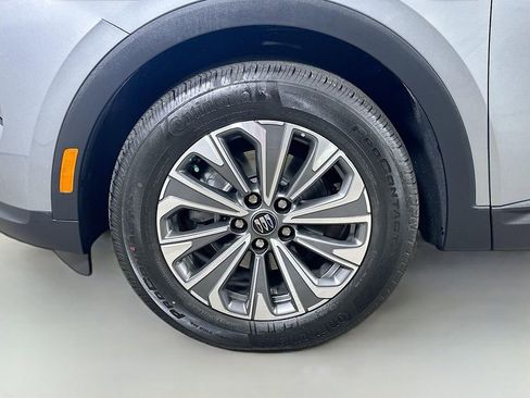 Used 2025 Buick Envision Preferred AWD/4WD image 8