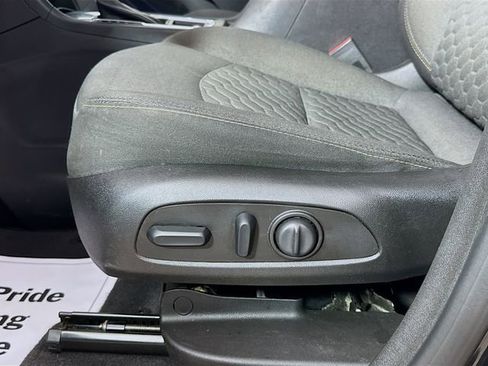 Used 2019 Chevrolet Equinox LT FWD image 21