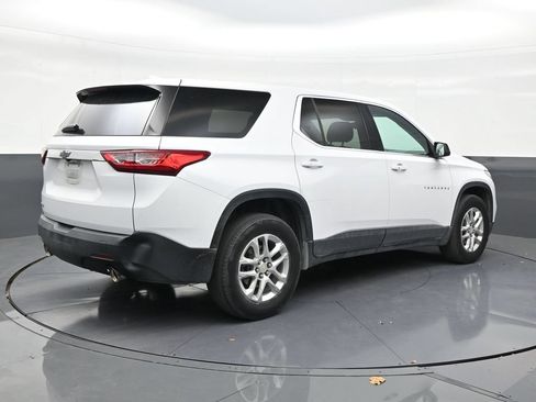 Used 2021 Chevrolet Traverse LS FWD image 5