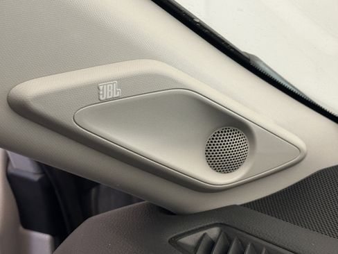 Used 2025 Toyota RAV4 XLE Premium image 39