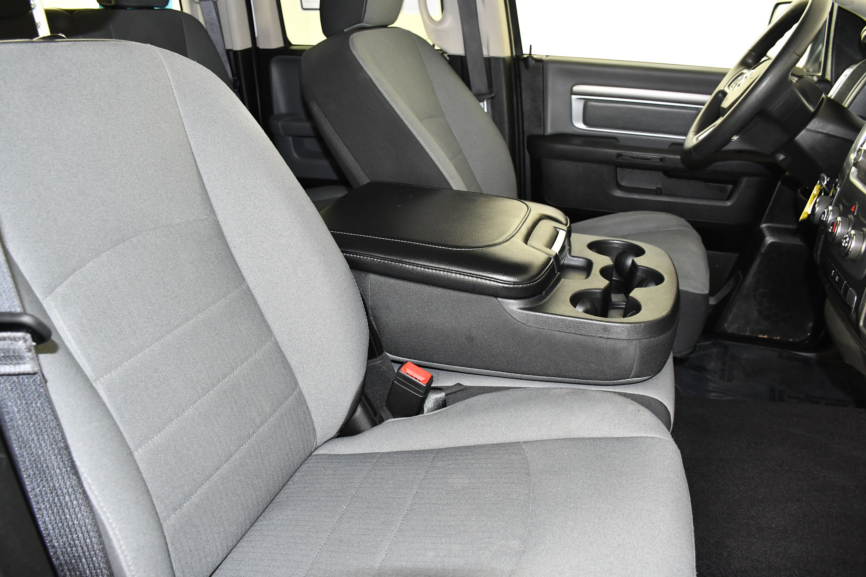 Used 2024 RAM 1500 Classic SLT AWD/4WD image 41