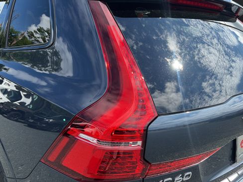 Used 2025 Volvo XC60 B5 Ultra w/ Protection Package Premier AWD/4WD image 29