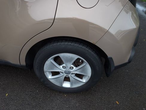 Used 2016 Kia Soul FWD image 11
