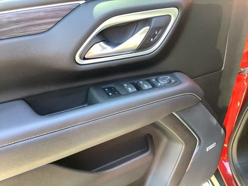 Used 2022 GMC Yukon XL SLT w/ SLT Premium Package AWD/4WD image 17