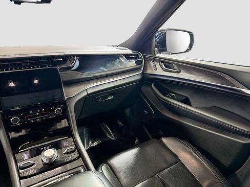 Used 2022 Jeep Grand Cherokee L Overland w/ Advanced Protech Group III AWD/4WD image 24