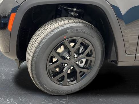 New 2026 Jeep Grand Cherokee Altitude image 29