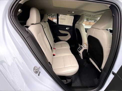 New 2026 Volvo XC40 B5 Plus w/ Protection Package Premier image 27