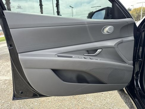Used 2022 Hyundai Elantra SEL w/ Cargo Package image 19