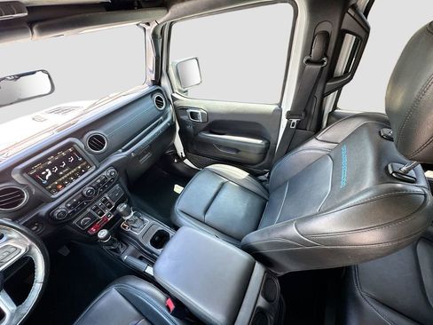 Used 2022 Jeep Wrangler Unlimited Rubicon 4xe w/ Cold Weather Group AWD/4WD image 26