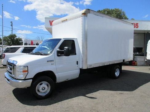 Used 2014 Ford E-350 and Econoline 350 Super Duty RWD image 1