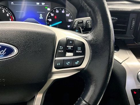 Used 2020 Ford Explorer XLT w/ Comfort Package AWD/4WD image 18
