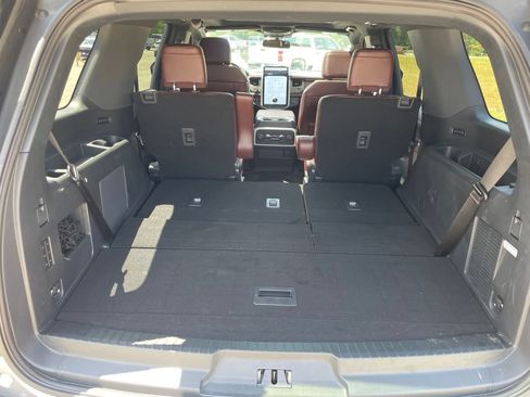 Used 2024 Ford Expedition Limited AWD/4WD image 42