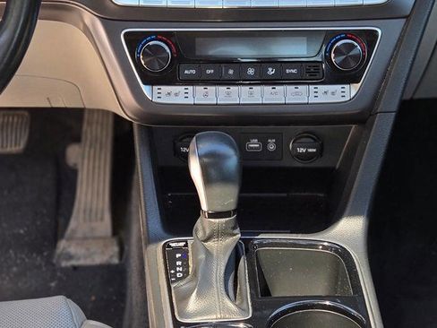 Used 2018 Hyundai Sonata Limited image 13