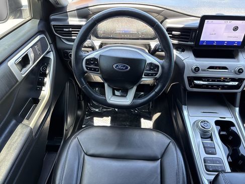 Used 2023 Ford Explorer XLT w/ Equipment Group 202A RWD image 14