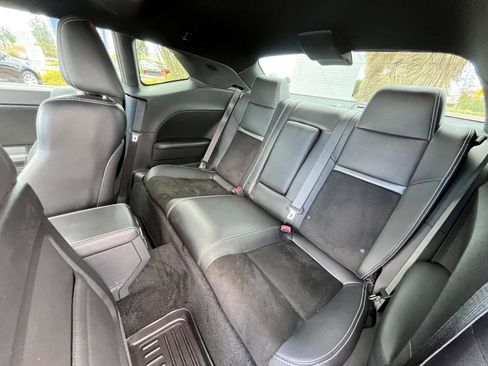 Used 2014 Dodge Challenger R/T image 17