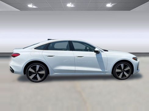 Used 2025 Audi A5 2.0T Premium Plus w/ Premium Plus AWD/4WD image 7