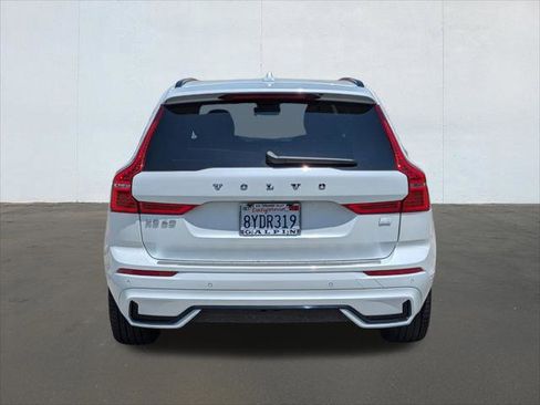 Used 2022 Volvo XC60 T8 R-Design w/ Advanced Package AWD/4WD image 4