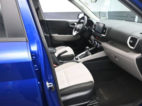 Used 2024 Hyundai Venue SEL FWD image 28