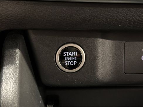 Used 2023 Nissan Rogue SV AWD/4WD image 30