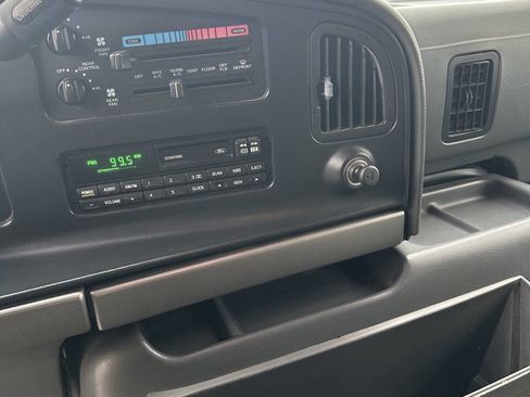 Used 1995 Ford E-350 and Econoline 350 XLT image 14