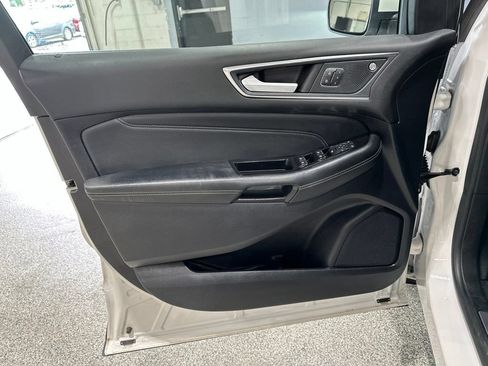 Used 2019 Ford Edge Titanium w/ Cold Weather Package AWD/4WD image 13